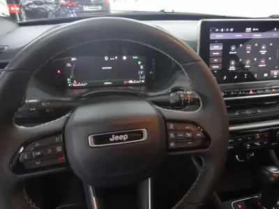 Jeep Compass 2021 - 20900 EUR, 100000 km - AUTO.MOTO.pt - 100000km - foto 26 de 40