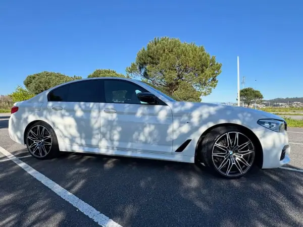 BMW 520 2017 - 24950 EUR, 209000 km - AUTO.MOTO.pt - 209000km - foto 8 de 12