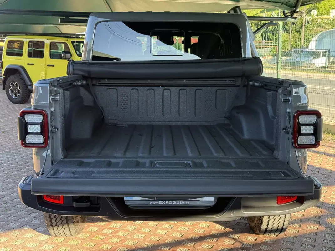 Jeep Gladiator 2024 - 79800 EUR, 2649 km - AUTO.MOTO.pt - 2649km - foto 7 de 23
