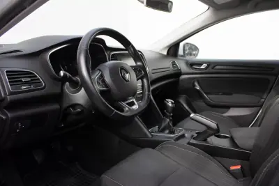 Renault Mégane Sport Tourer 2019 - 10780 EUR, 224000 km - AUTO.MOTO.pt - 224000km - foto 14 de 41