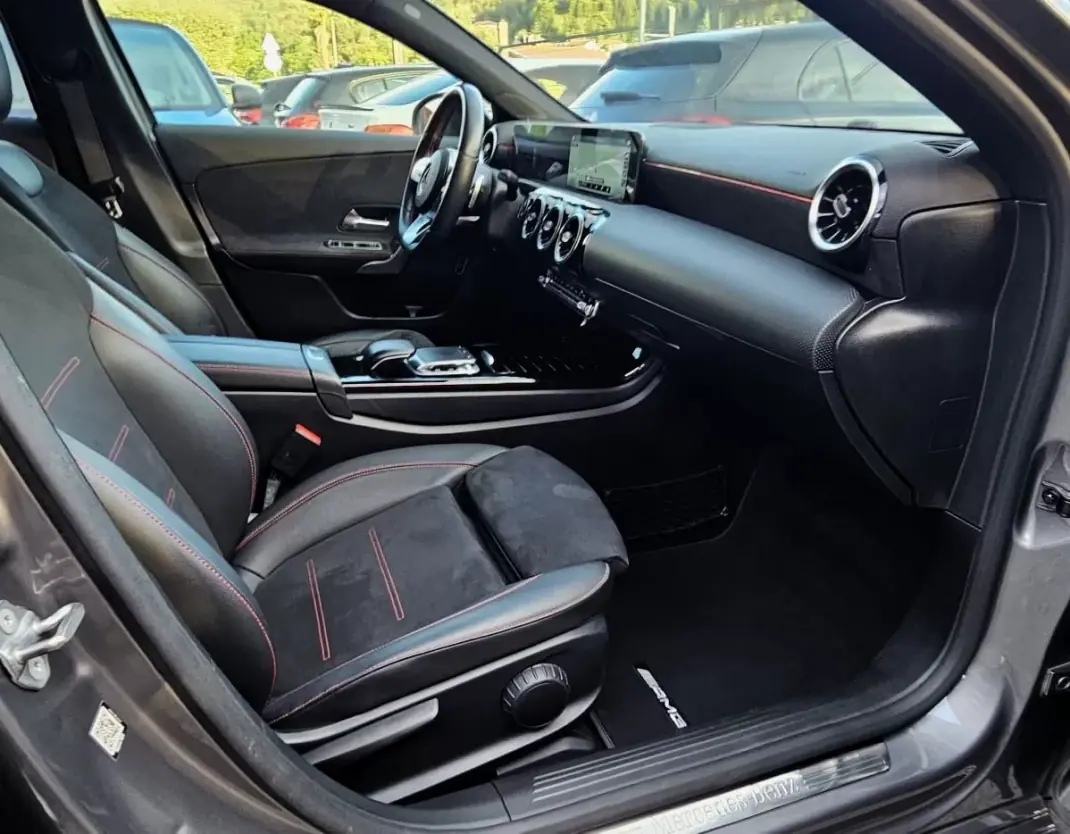 Mercedes-Benz A 180 Limousine 2019 - 26500 EUR, 154000 km - AUTO.MOTO.pt - 154000km - foto 17 de 31