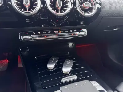 Mercedes-Benz CLA 180 2019 - 26500 EUR, 80000 km - AUTO.MOTO.pt - 80000km - foto 22 de 29