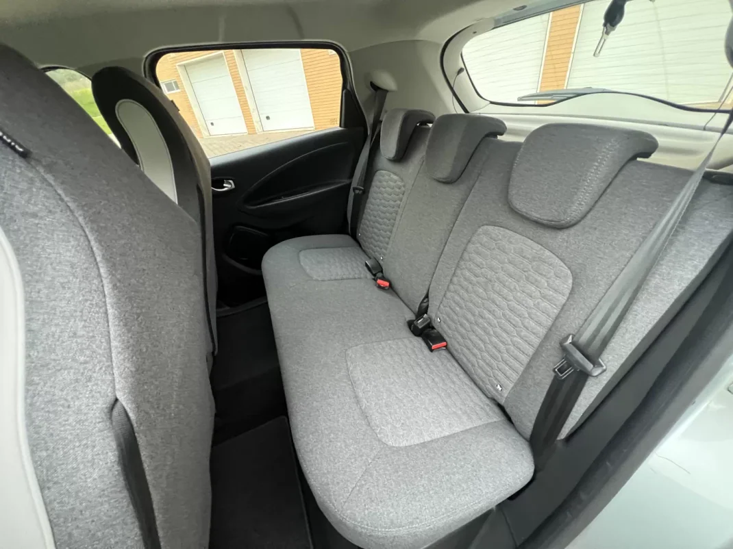 Renault Zoe 2021 - 14965 EUR, 25000 km - 25000km - foto 18 de 46
