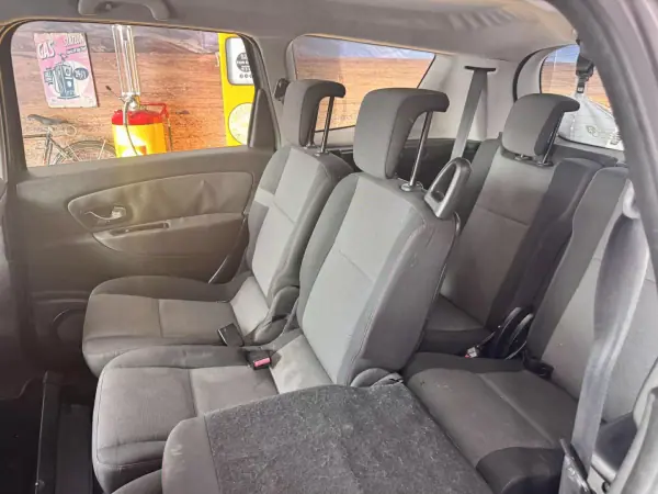 Renault Grand Scénic 2014 - 8450 EUR, 254000 km - AUTO.MOTO.pt - 254000km - foto 9 de 12