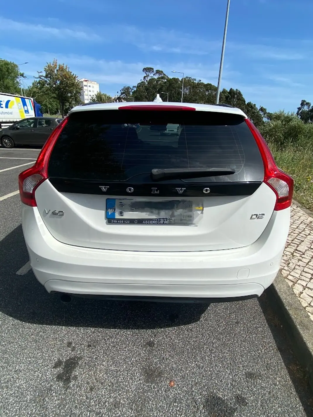 Volvo V60 2015 - 9500 EUR, 206100 km - AUTO.MOTO.pt - 206100km - foto 6 de 14