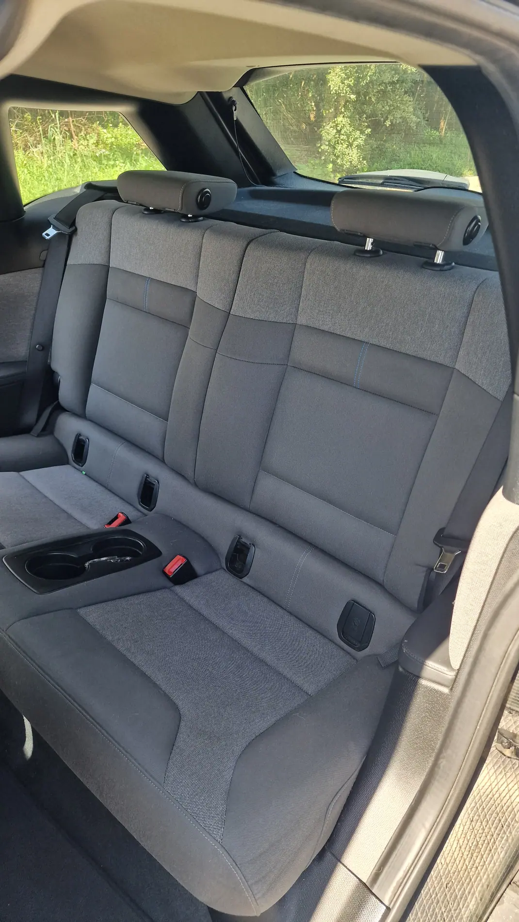 BMW i3 2017 - 19500 EUR, 151000 km - AUTO.MOTO.pt - 151000km - foto 13 de 17