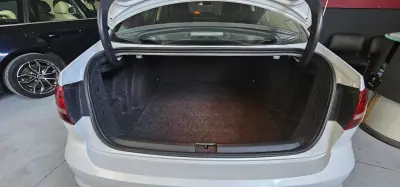 Volkswagen Jetta 2017 - 8990 EUR, 260000 km - AUTO.MOTO.pt - 260000km - foto 38 de 56