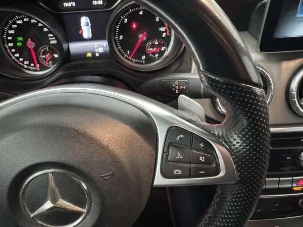 Mercedes-Benz CLA 220 2016 - 19890 EUR, 212000 km - AUTO.MOTO.pt - 212000km - foto 13 de 23