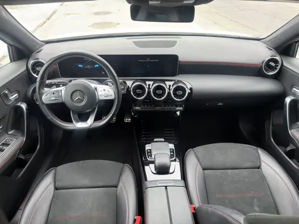 Mercedes-Benz A 180 2018 - 23500 EUR, 102000 km - AUTO.MOTO.pt - 102000km - foto 18 de 19