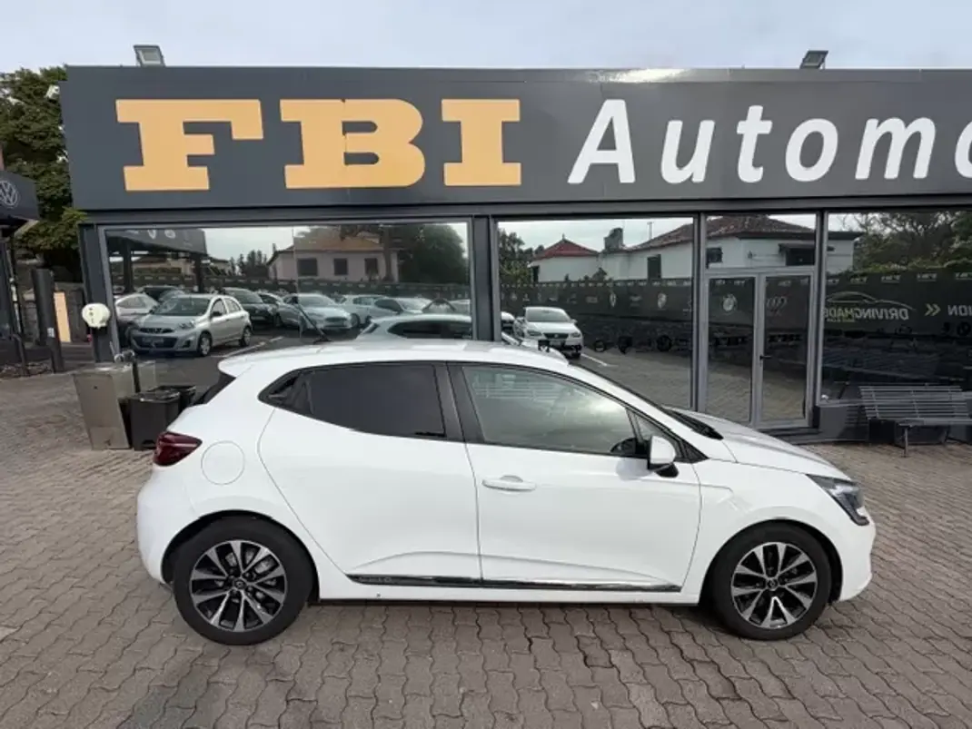 Renault Clio 2021 - 16900 EUR, 65300 km - AUTO.MOTO.pt - 65300km - foto 7 de 12