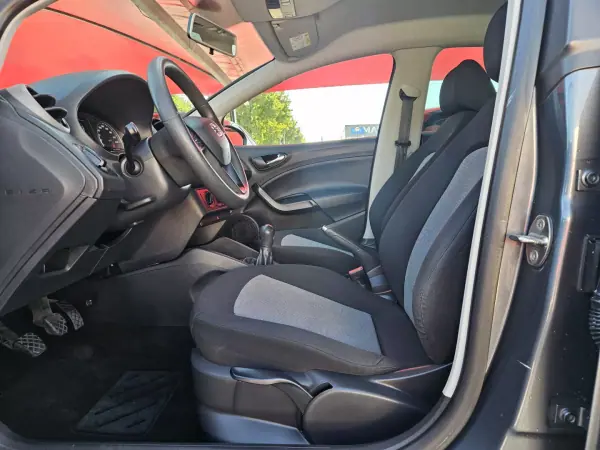 SEAT Ibiza 2016 - 9900 EUR, 122800 km - AUTO.MOTO.pt - 122800km - foto 12 de 40