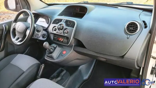 Renault Kangoo 2020 - 11950 EUR, 23421 km - AUTO.MOTO.pt - 23421km - foto 23 de 25