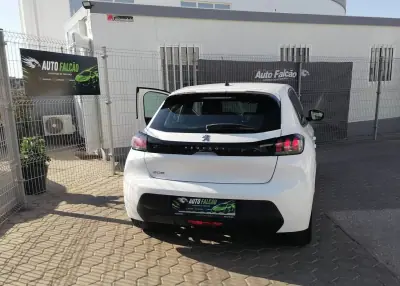 Peugeot 208 2022 - 14200 EUR, 68973 km - 68973km - foto 12 de 18