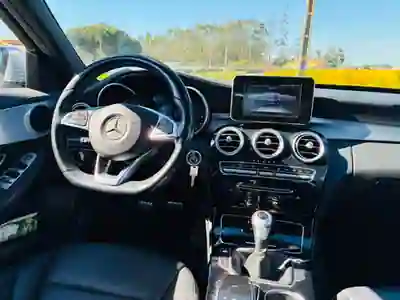 Mercedes-Benz C 220 2015 - 15750 EUR, 245700 km - AUTO.MOTO.pt - 245700km - foto 6 de 10