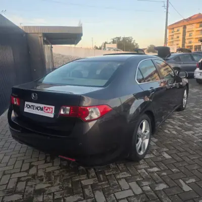 Honda Accord 2010 - 11950 EUR, 189906 km - AUTO.MOTO.pt - 189906km - foto 8 de 23