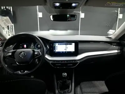 Skoda Octavia Break 2023 - 17999 EUR, 171023 km - AUTO.MOTO.pt - 171023km - foto 5 de 10