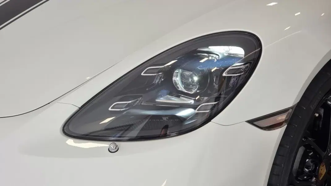 Porsche 718 Boxster 2024 - 89990 EUR, 12821 km - AUTO.MOTO.pt - 12821km - foto 11 de 34