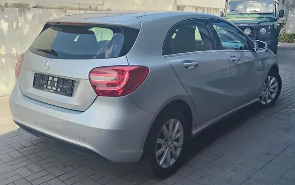 Mercedes-Benz A 180 2013 - 9990 EUR, 195000 km - AUTO.MOTO.pt - 195000km - foto 3 de 10