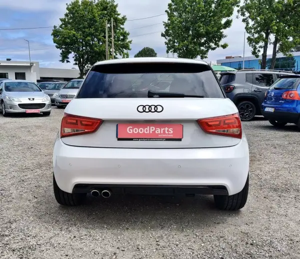 Audi A1 2012 - 11990 EUR, 155000 km - AUTO.MOTO.pt - 155000km - foto 7 de 29