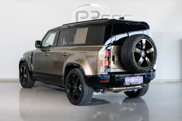 Land Rover Defender 2025 - 104900 EUR, 13995 km - AUTO.MOTO.pt - 13995km - foto 9 de 49