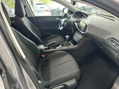 Peugeot 308 SW 2019 - 14990 EUR, 107300 km - 107300km - foto 25 de 30