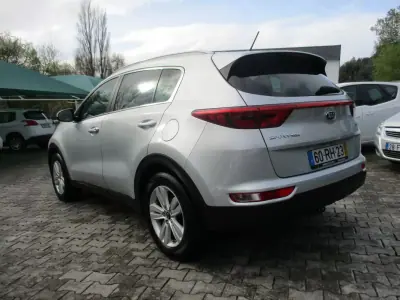 Kia Sportage 2016 - 11990 EUR, 249000 km - foto 4 de 26