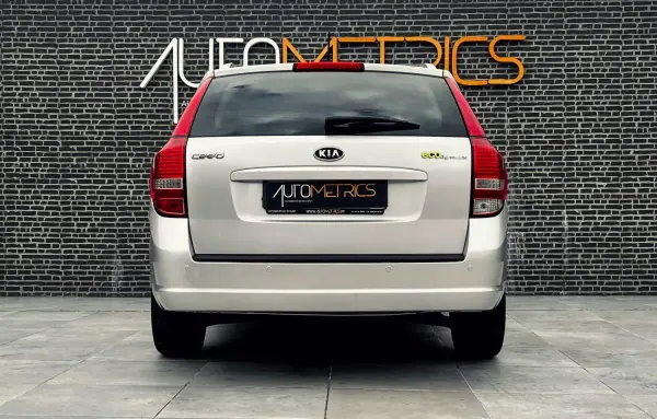 Kia Ceed SW 2010 - 7650 EUR, 193000 km - AUTO.MOTO.pt - 193000km - foto 4 de 12
