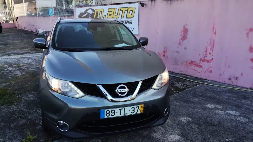 Nissan Qashqai 2017 - 15999 EUR, 139999 km - AUTO.MOTO.pt - 139999km - foto 1 de 34