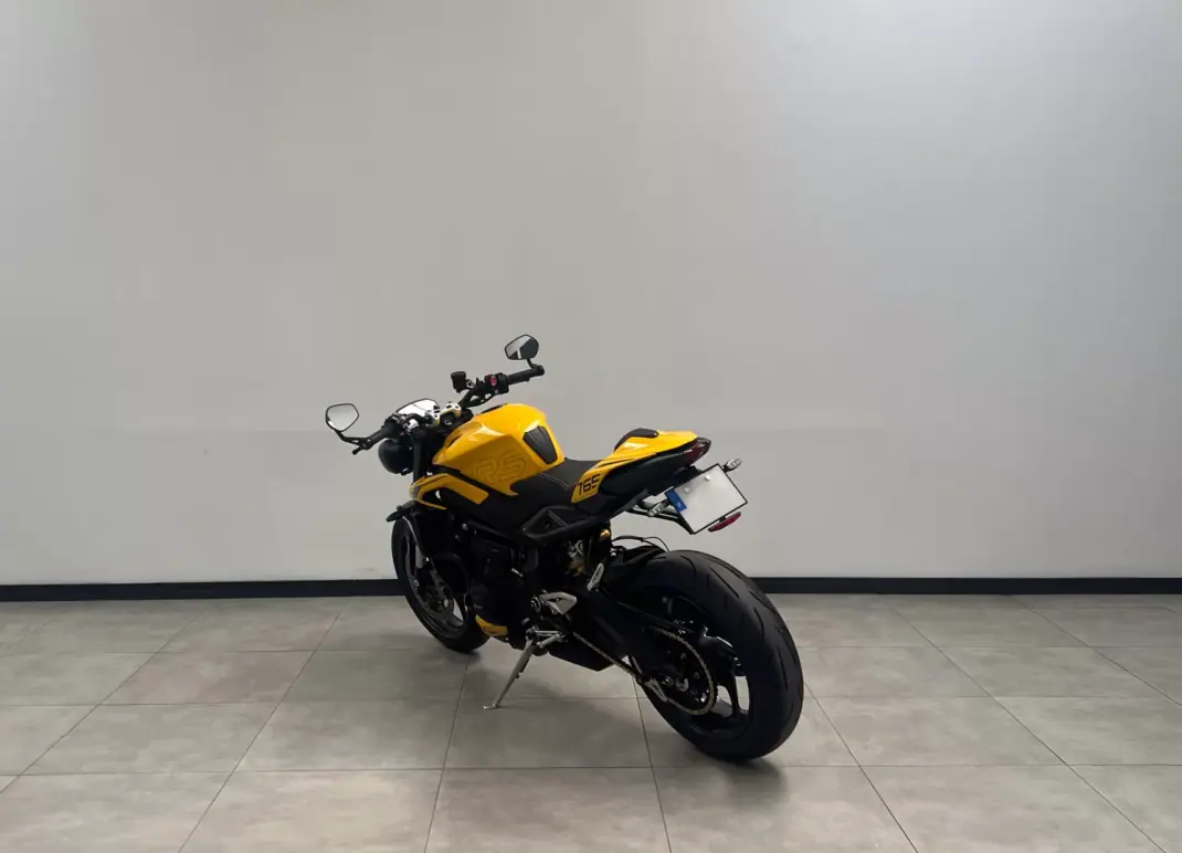 Triumph Street Triple 2024 - 9900 EUR, 24000 km - 24000km - foto 5 de 15