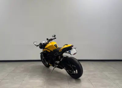 Triumph Street Triple 2024 - 9900 EUR, 24000 km - 24000km - foto 5 de 15