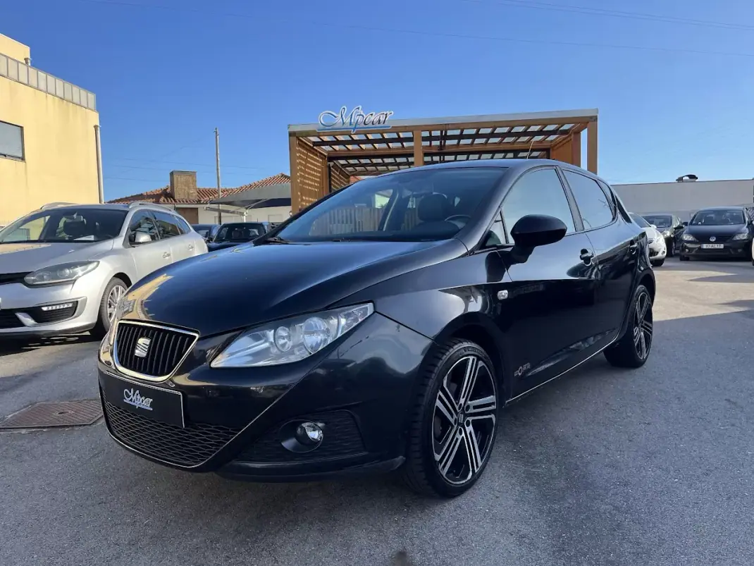 SEAT Ibiza 2011 - 6450 EUR, 240000 km - AUTO.MOTO.pt - 240000km - foto 1 de 45