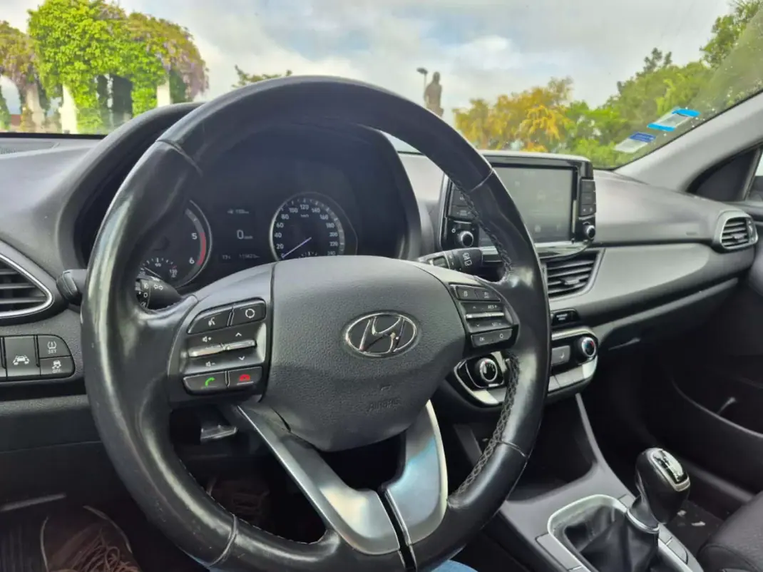 Hyundai i30 2020 - 16900 EUR, 113423 km - 113423km - foto 6 de 19