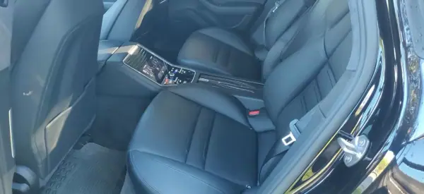Porsche Panamera 2017 - 76490 EUR, 62500 km - AUTO.MOTO.pt - 62500km - foto 14 de 49