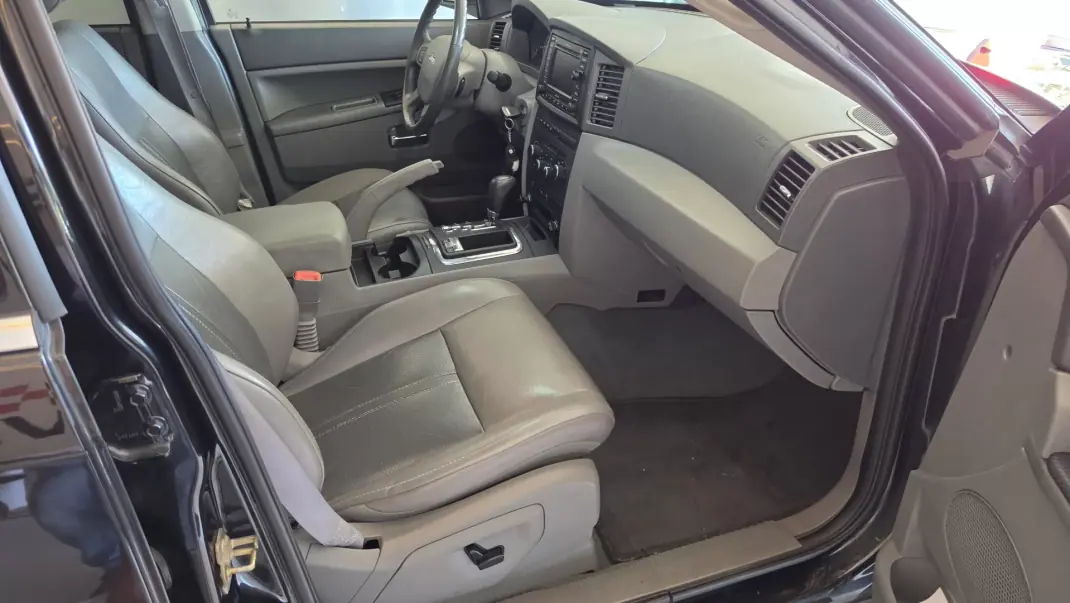 Jeep Grand Cherokee 2005 - 19900 EUR, 267367 km - 267367km - foto 47 de 52