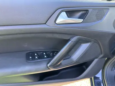 Peugeot 308 2018 - 12500 EUR, 280000 km - AUTO.MOTO.pt - 280000km - foto 23 de 41