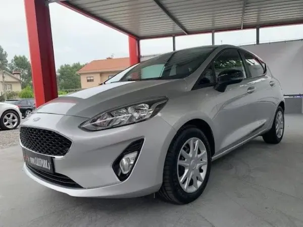 Ford Fiesta 2018 - 12500 EUR, 180000 km - AUTO.MOTO.pt - 180000km - foto 2 de 16
