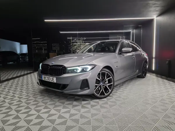 BMW 320 e Line Sport Auto 2023 Hybrid Plug-In — 112 000 km BMW 320 e Line Sport Auto 2023 Hybrid Plug-In