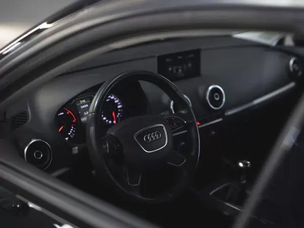 Audi A3 Sportback 2016 - 13490 EUR, 155974 km - AUTO.MOTO.pt - 155974km - foto 13 de 21