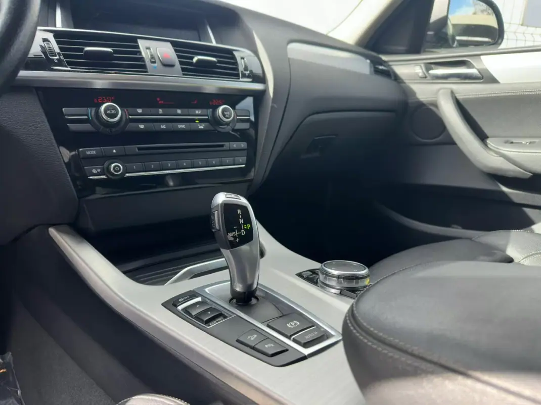 BMW X4 2016 - 35000 EUR, 121889 km - AUTO.MOTO.pt - 121889km - foto 16 de 24