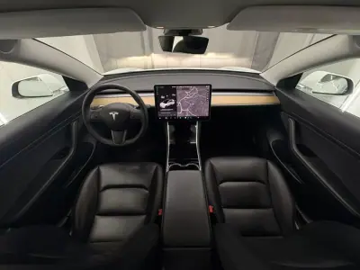 Tesla Model 3 2020 - 19500 EUR, 175000 km - AUTO.MOTO.pt - 175000km - foto 9 de 19