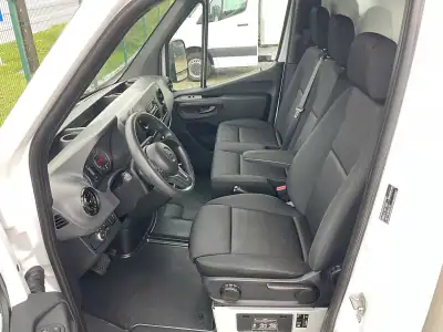 Mercedes-Benz Sprinter 515 CDI Contentor + Plataforma Elevatória 2022 - 46900 EUR, 72000 km - AUTO.MOTO.pt - 72000km - foto 21 de 30