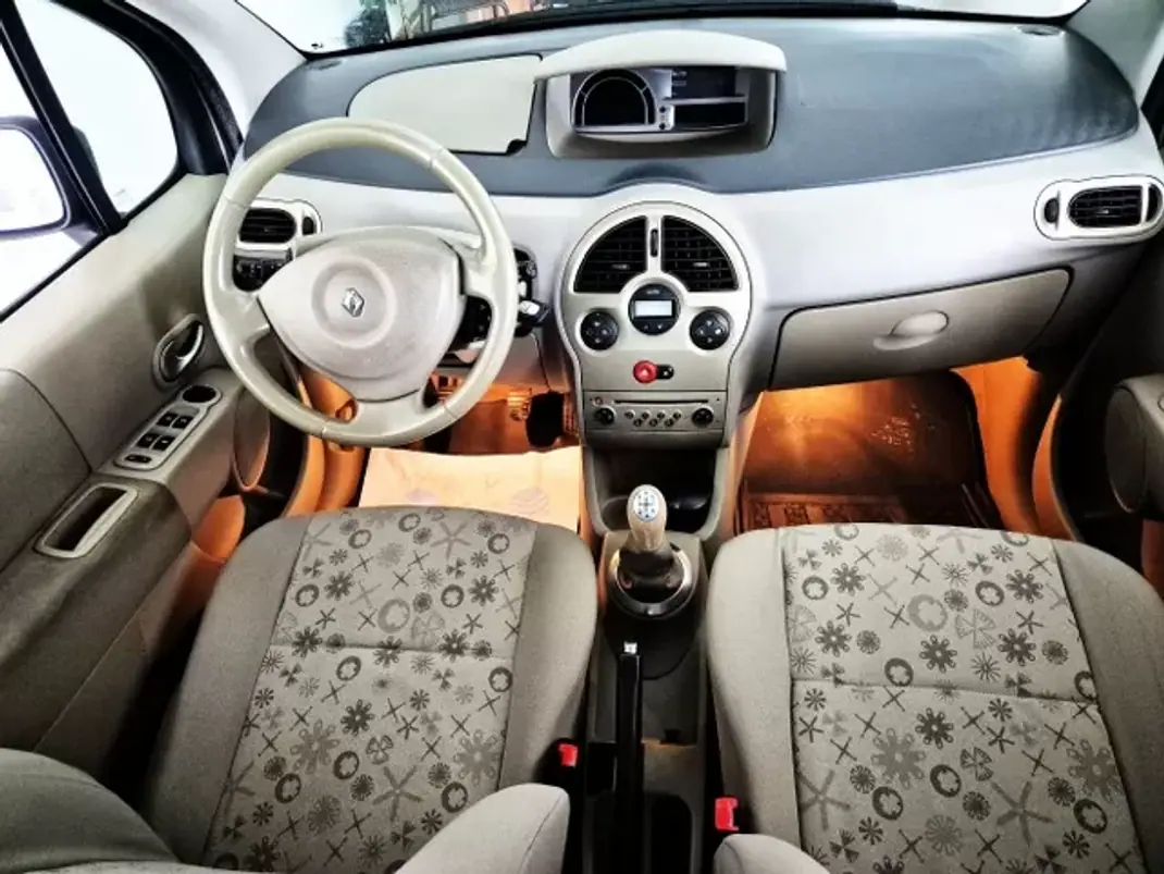 Renault Grand Modus 2010 - 6750 EUR, 166000 km - AUTO.MOTO.pt - 166000km - foto 4 de 8
