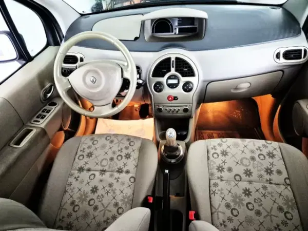 Renault Grand Modus 2010 - 6750 EUR, 166000 km - AUTO.MOTO.pt - 166000km - foto 4 de 8