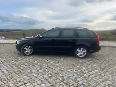 Volvo V50 2010 - 4000 EUR, 450 km - AUTO.MOTO.pt - 450km - foto 5 de 9