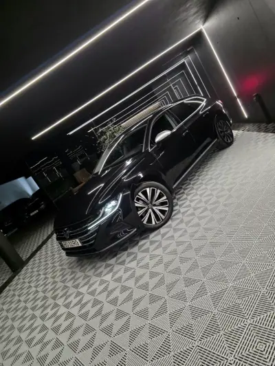 Volkswagen Arteon Shooting Brake 2023 - 26750 EUR, 127000 km - foto 2 de 30