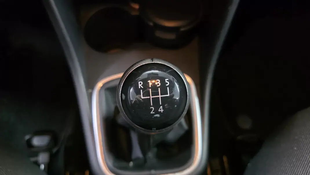 Volkswagen Polo 2014 - 10990 EUR, 136000 km - AUTO.MOTO.pt - 136000km - foto 18 de 31