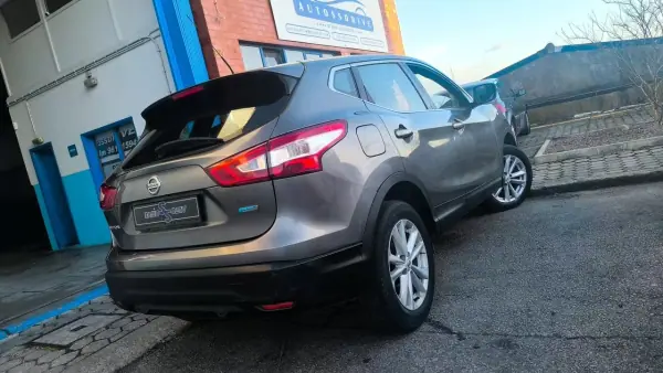 Nissan Qashqai 2015 - 11900 EUR, 165000 km - AUTO.MOTO.pt - 165000km - foto 2 de 16