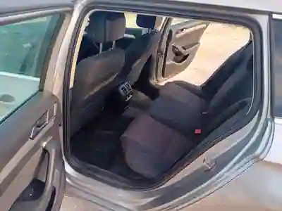 Volkswagen Passat Variant 2017 — foto 5 de 13