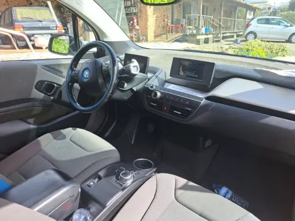 BMW i3 2018 - 17580 EUR, 93200 km - AUTO.MOTO.pt - 93200km - foto 25 de 28