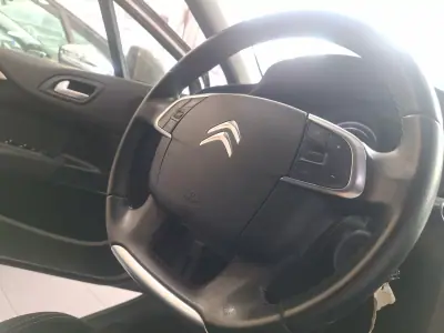 Citroën C4 2016 - 9900 EUR, 131000 km - AUTO.MOTO.pt - 131000km - foto 13 de 18